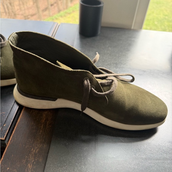 Olive Green Suede Chukka Boots with Rounded Toe and Minimalist Design - Picture 3 of 4